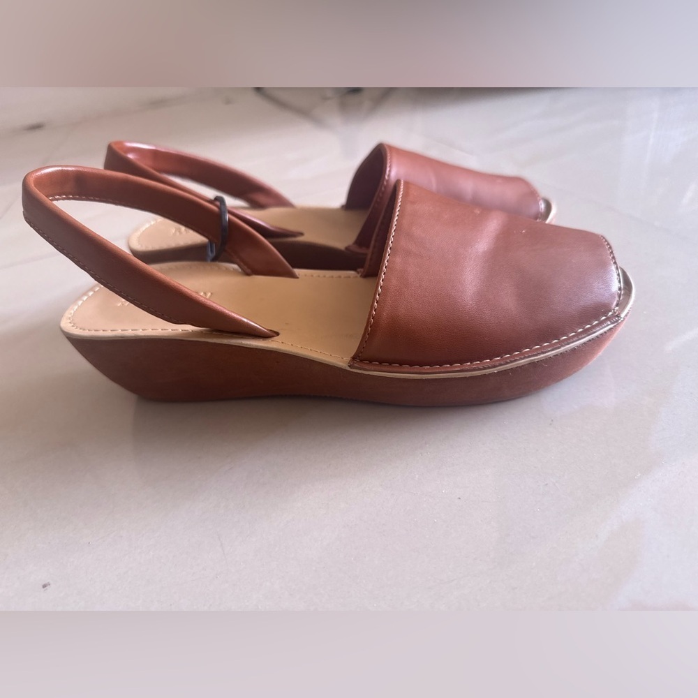 Reaction Kenneth Cole Brown 2” Platform, Peep-toe shoes 8/39 - Picture 5 of 14